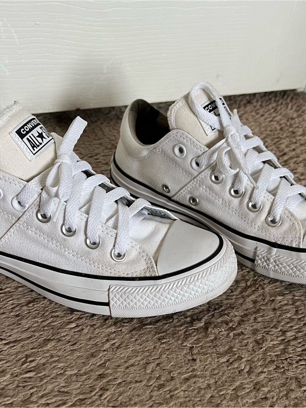 Converse All Star Low Top White Canvas Lace Up Sneakers Womens 7